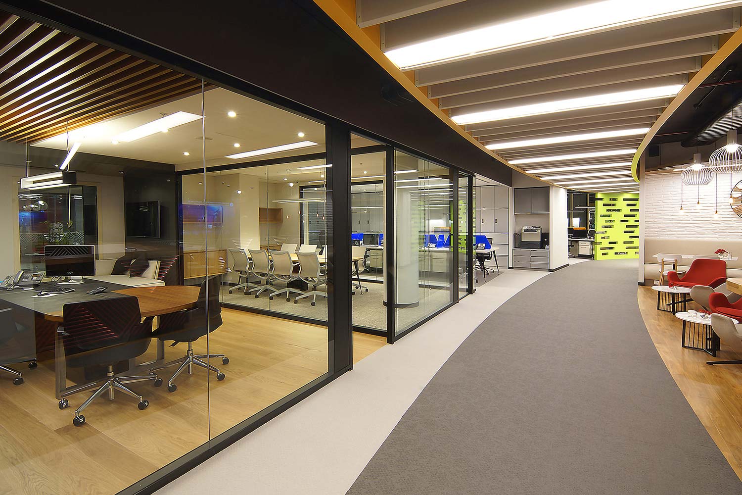 office-interior-design-GarantiBarter-08